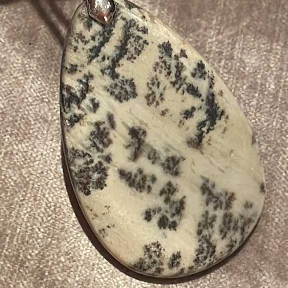 Beautiful Natural Jasper Necklace 18” chain - Picture 2 of 9